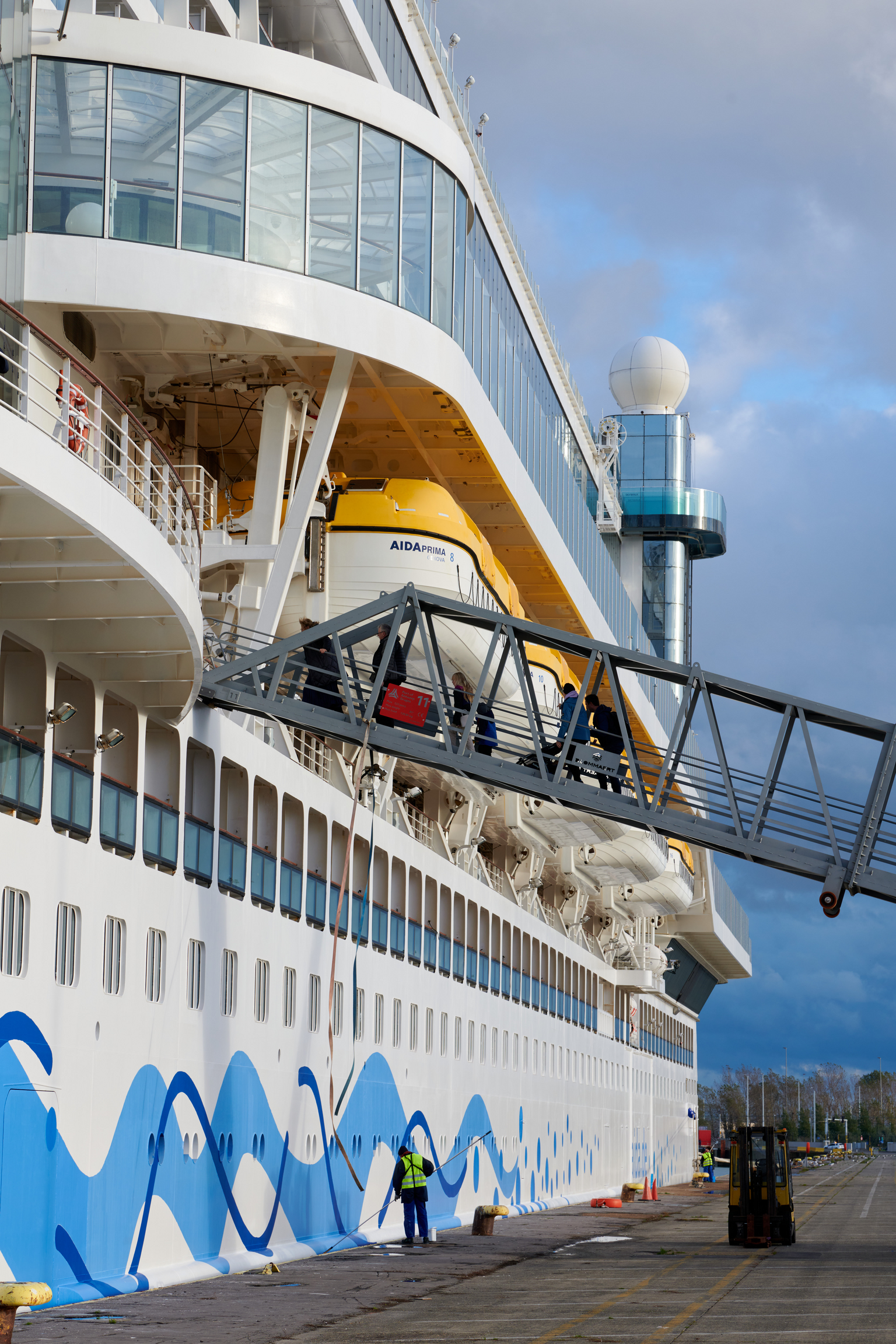 Medium-Cruise_AIDAprima_Aida_2023_MLX_5343