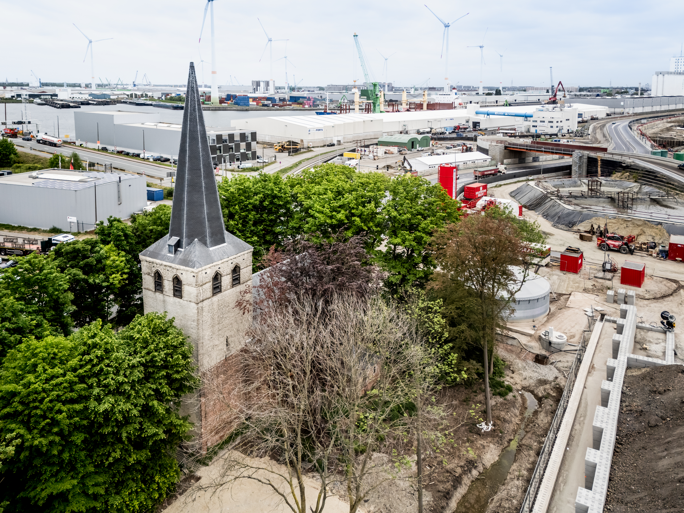 LLuchtfoto Oosterweelkerk